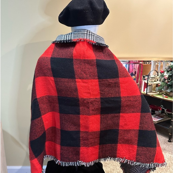 Buffalo Plaid Soft Acrylic Button Closure Poncho Reversible Glenn Plaid OS - Picture 4 of 8